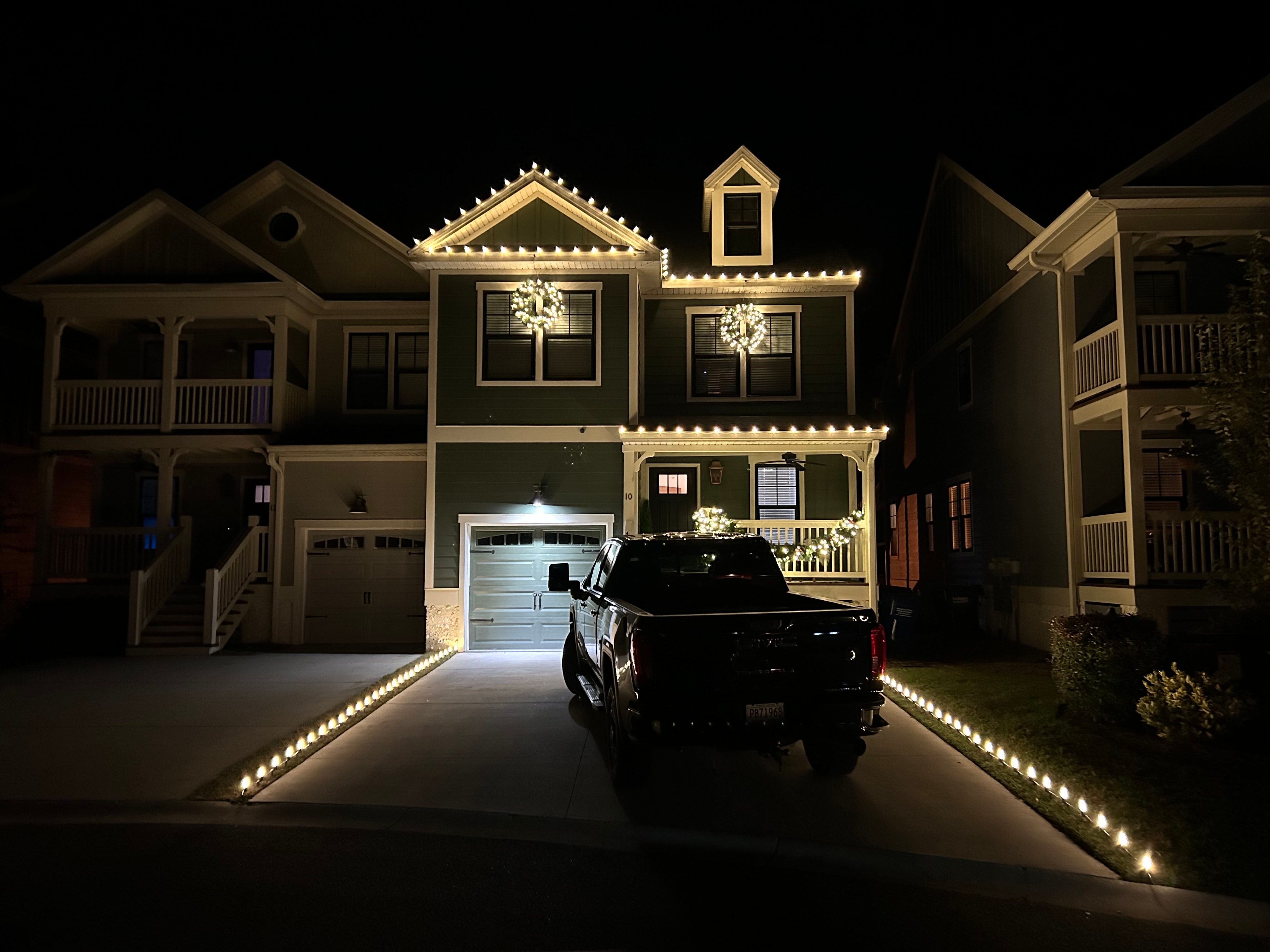 Professional holiday lighting installation 8
